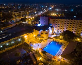 Azalai Hotel Bamako - Бамако - Басейн