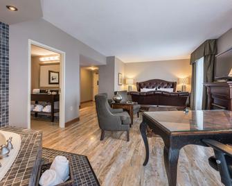 Hampton Inn & Suites by Hilton Moncton - Moncton - Yatak Odası