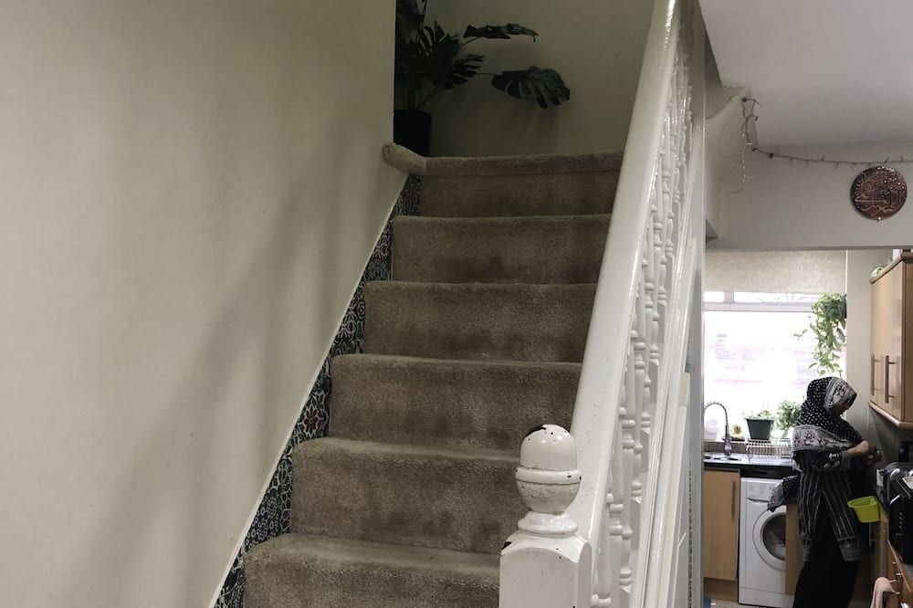 Close to Birmingham airport, NEC, Train Station, City Centre Restaurants Shops - סוליהול - מדרגות