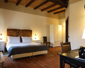 Tenuta Valtoppa - Sillavengo - Habitación