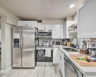 Family-friendly Seattle Escape: 8 Mi to Dtwn! - Seattle - Kitchen