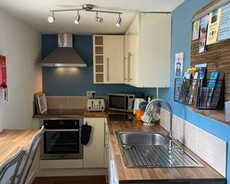 Clock Tower View - Looe - Kjøkken