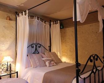La Maison du Prince de Condé - Charroux - Bedroom