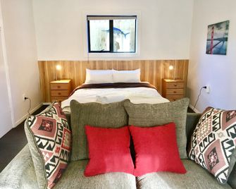 Owens Motel - Dunedin - Soverom