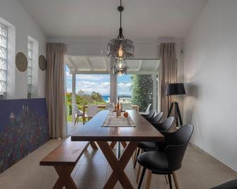 Ng Villas Polichrono - Polychrono - Phòng ăn