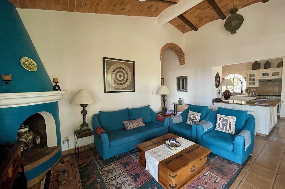 Tranquil summer escape, world-best climate, overlooking Lake Chapala - San Juan Cosalá - Sala de estar