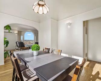 Breathtaking View 2bd/1bth Unit In Central Sd - San Diego - Sala de jantar