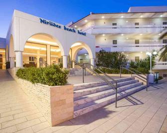 Hotel Niriides Beach - Kolympia - Gebouw