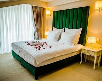 Hotel Carpat Inn - Azuga - Bedroom