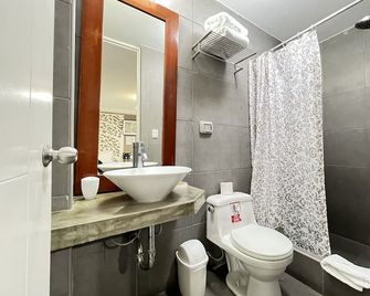 La Casa Del Viajero - Lima - Bad