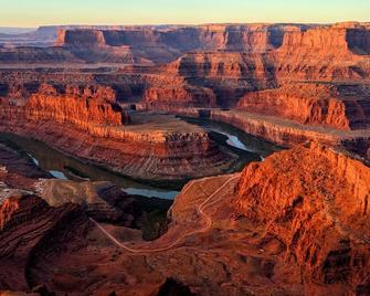Stella Ruby Cottages (Scarlet) - Steps to Downtown! - Moab