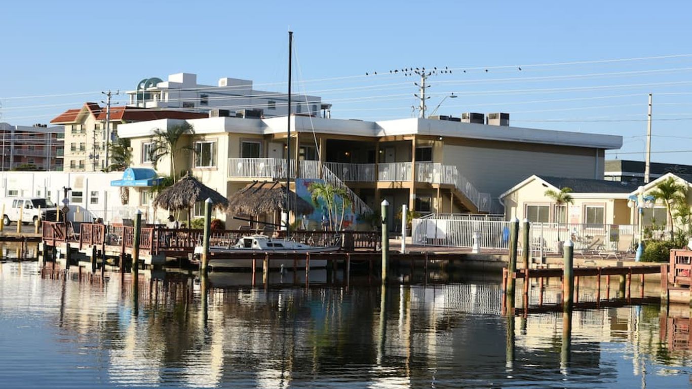 Bay Palms Waterfront Resort - Hotel and Marina