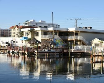 Bay Palms Waterfront Resort - Hotel and Marina - Saint Pete Beach