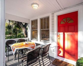 Charming 2Bd 1Bth Cottage near River - Melwood - Melbourne - Patio