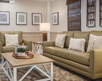 Luxurious Villas in the Blue Ridge Mountains. - Cashiers - Living room