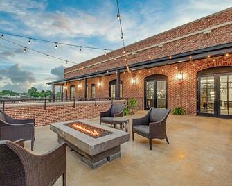 5 Minutes from I65 | In the heart of Cullman | Experience The Frankweiler - Cullman