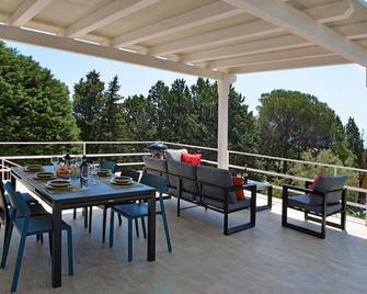 Villa Pica by PosarelliVillas - San Corrado di Fuori - Balcón