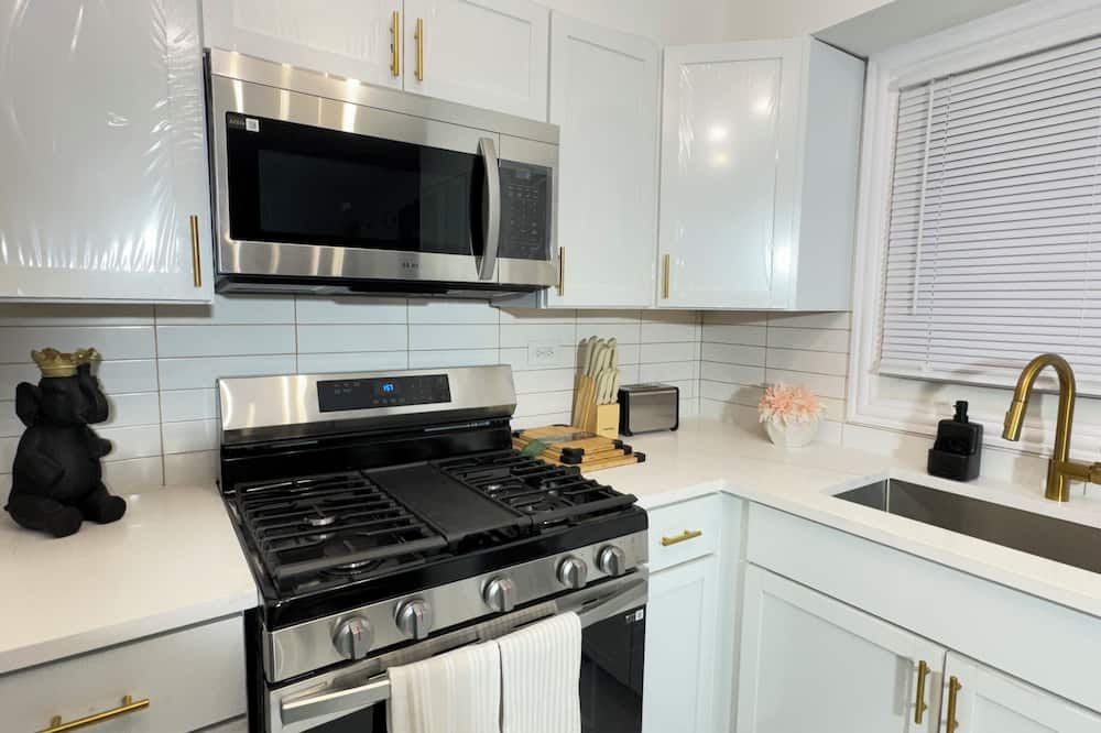 Full Luxurious Modern Home+Free Parking/Fast Wi-Fi+Centrally located+Free Washer