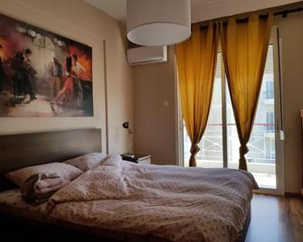 Top Floor Apartment - Komotini - Bedroom