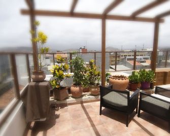 Hotel Santa Maria - Praia - Balcony