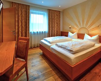 Gasthof zur Post - Raisting - Bedroom