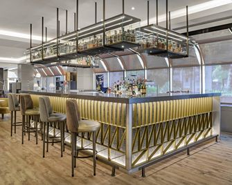 AC Hotel by Marriott Genova - ג'נואה - בר