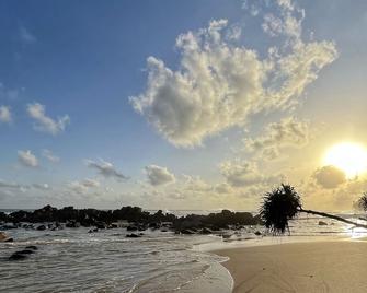 Elysium - Galle - Beach