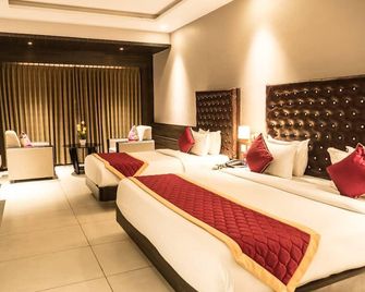 Hotel Mary Land Velankanni - Velankanni - Bedroom