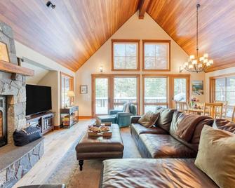 Ward Creek by AvantStay 5 Min Walk to Lake Deck - Tahoe City - Sala de estar