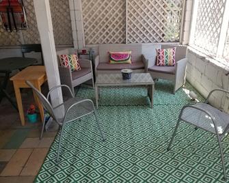 Ocean/Pier/Shopping/Restaurants/100yards-From Our Home!private Parking/See Below - Folly Beach - Patio