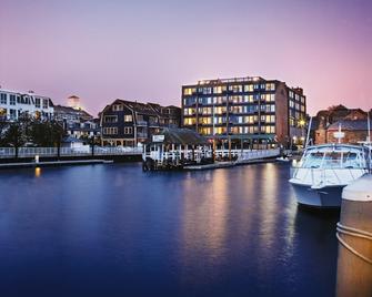 Wyndham Inn on the Harbor - Newport - Building