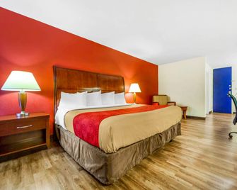 Econo Lodge Inn & Suites Brookings - Brookings - Спальня