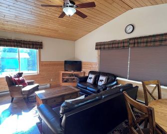 The Gallatin Cabin 124: Yellowstone in Grand Style - West Yellowstone - Sala de estar
