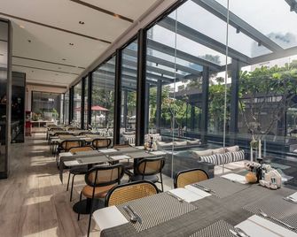 أردين هوتل آند ريزيدنس - باتايا - مطعم