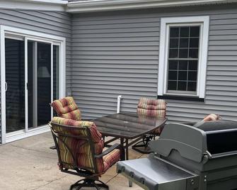 3 Bedroom/2 Baths in a central Marquette location. - Marquette - Patio