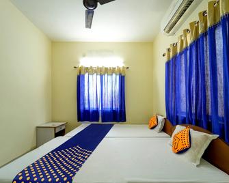 Hotel O Tirupati Guest House - Bodh Gaya - Ložnice