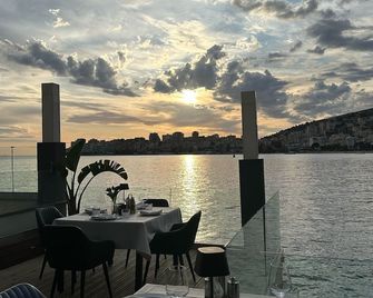 Demi Hotel - Santi Quaranta