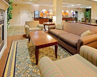 Holiday Inn Express & Suites Binghamton University-Vestal - Vestal - Wohnzimmer
