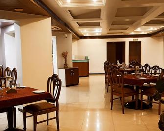 Maharaja Regency - Sātāra - Restaurant