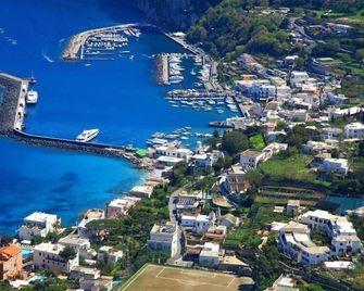 Hotel Syrene - Capri - Outdoor view