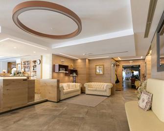 Hotel Cristina - Pinzolo - Σαλόνι ξενοδοχείου