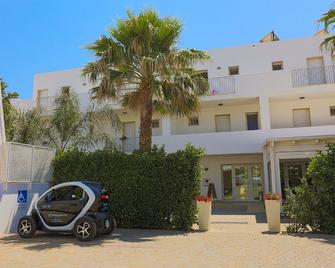 Donnosanto Hotel - Carovigno - Κτίριο