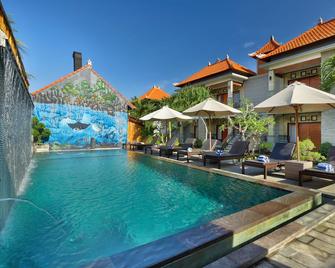 Hotel Arsa Santhi Nusa Penida - נוסה פנידה - בריכה