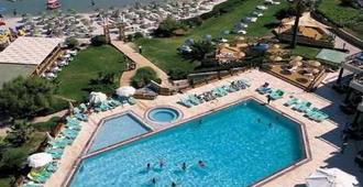 Suzer Sun Dreams Hotels and Spa - Cesme - Piscina