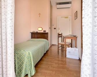 Hotel Trevi - Jesolo - Bedroom
