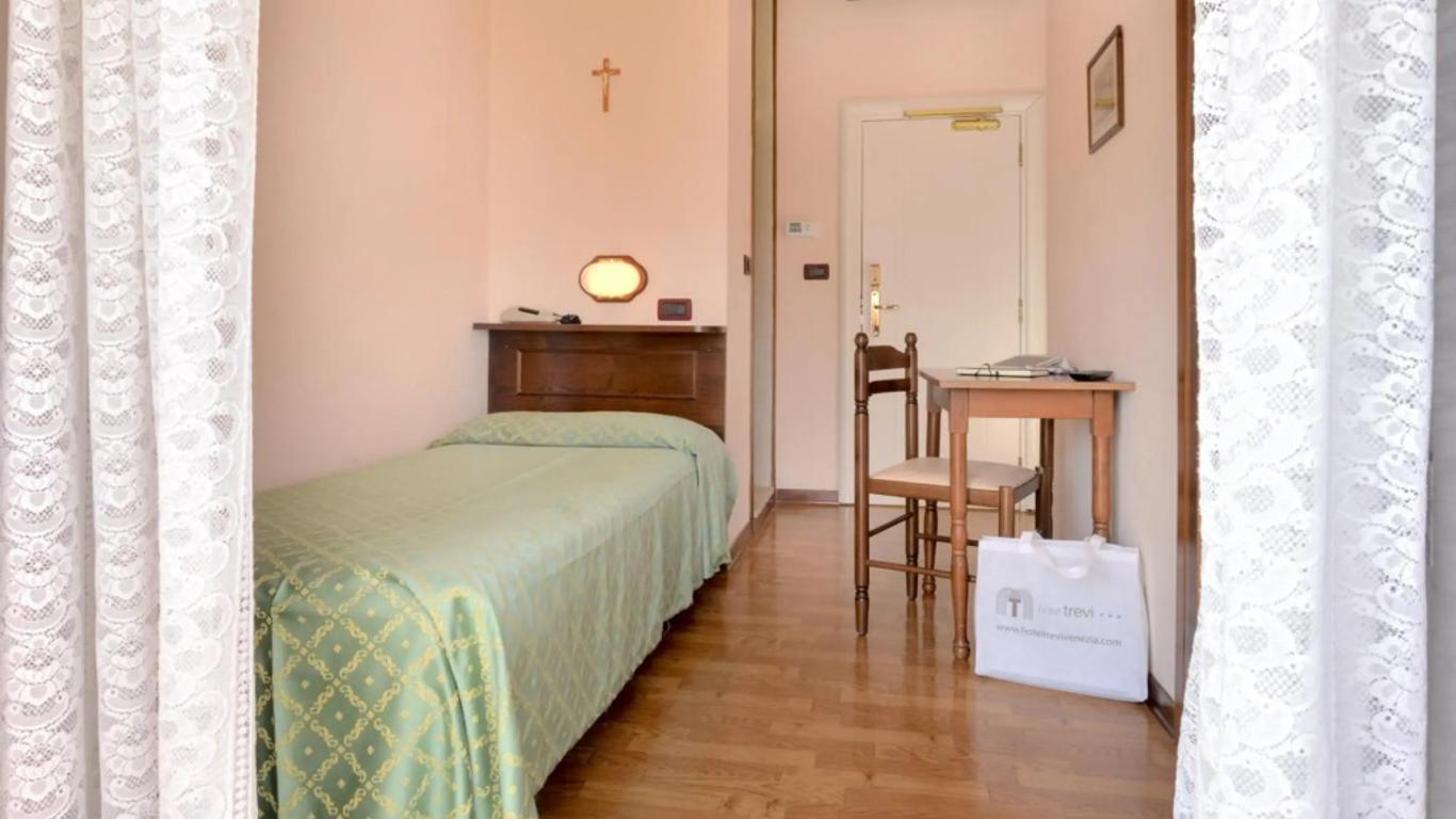 Hotel Trevi