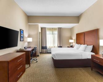 Comfort Inn & Suites Sikeston I-55 - Sikeston - Bedroom