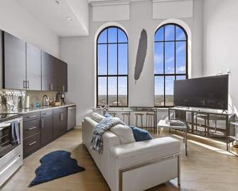 2br Distinguished Apartment Rooftop Deck & Gym - Baltimore - Sala de estar