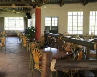 Trotters Hotel - Kabati - Restaurante