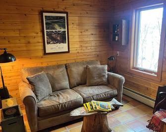 Berkshire Mountain Lakefront Log House Family Retreat - Salisbury - Sufragerie